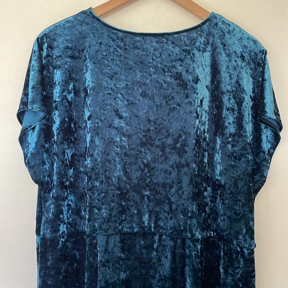 London Time | Crushed Velvet 18W Faux Wrap Tulip Skirt Short Sleeve Mini Dress - Picture 7 of 10